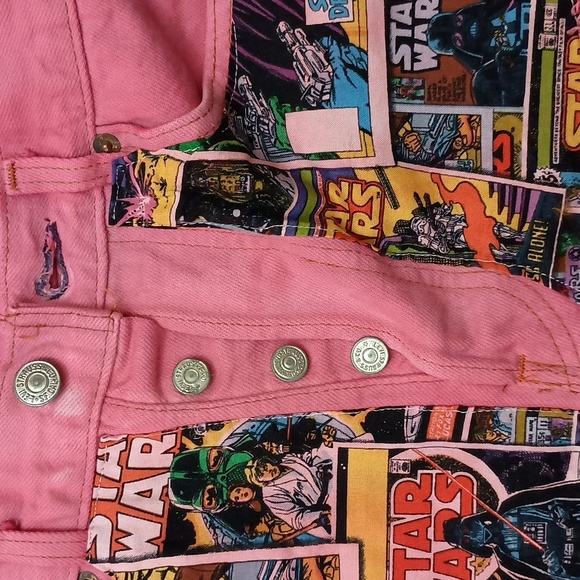 Levi's Pink Star Wars Jean Shorts - Picture 4 of 7